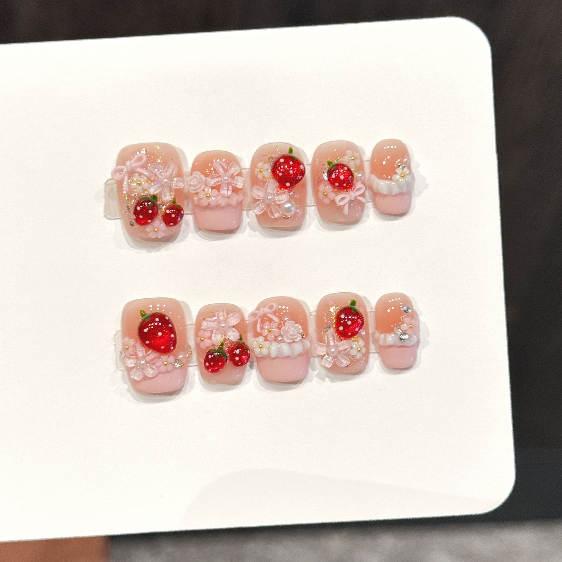 10 Adet Sevimli Kırmızı Çilek  - Pressed Flower Art incelemesi ve fiyatı